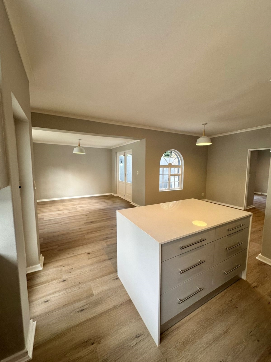 To Let 1 Bedroom Property for Rent in Harfield Village Western Cape